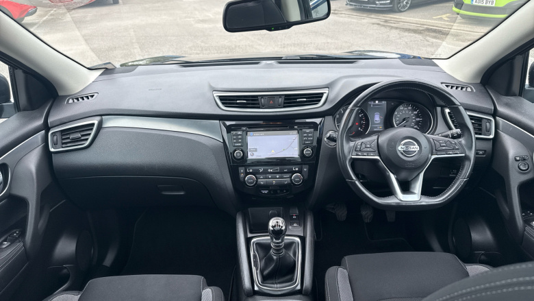 Nissan Qashqai 1.2 DiG-T N-Connecta 5dr Petrol Hatchback
